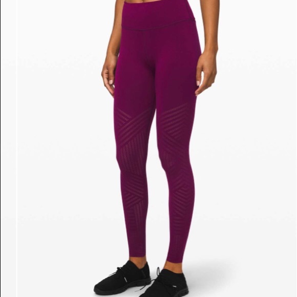 lululemon athletica Pants - 🍋lululemom Reveal tights⭐️Mesh stripes❤️EUC⭐️